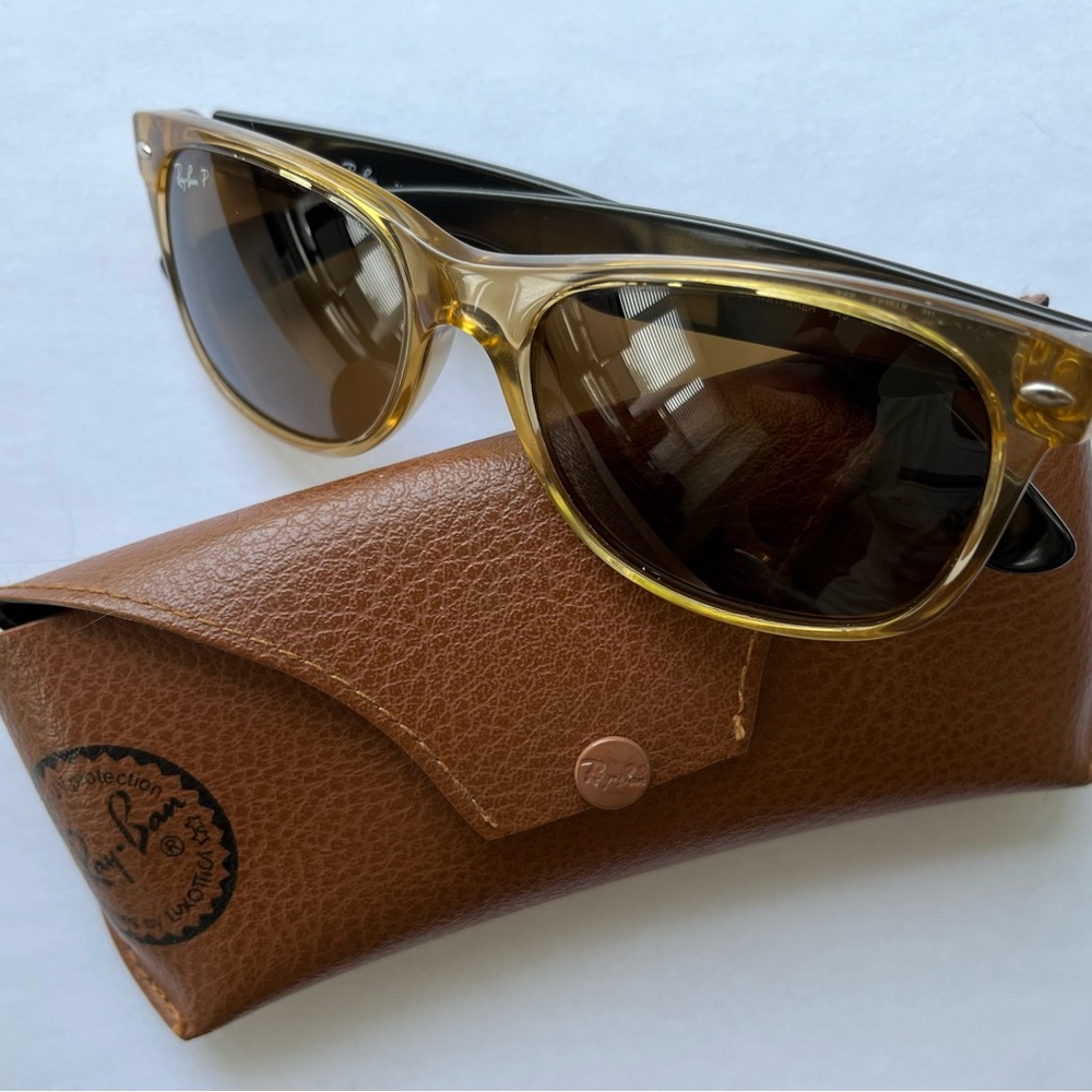 Ray Ban Wayfarer men’s sunglasses black/gold (frames/case)